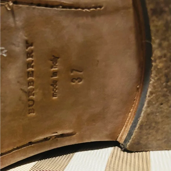 Burberry Soft Brown Suede Buckle Boots - light wear - Picture 5 of 6